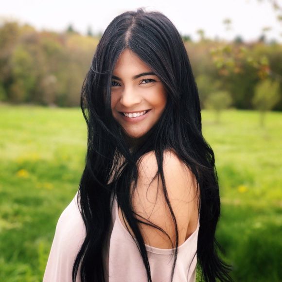 Meet your Posher, Allison - Picture 1 of 1